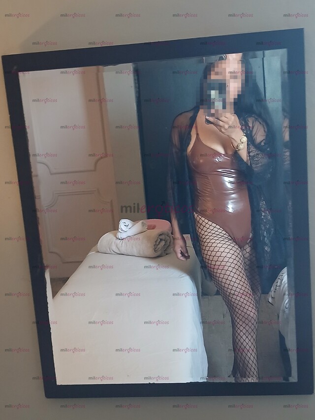 FOTOS DE VEN Y DISFRUTA DE LA SENSUALIDAD DE MIS MANOS Y EL EROTISMO DE MI CUERPO