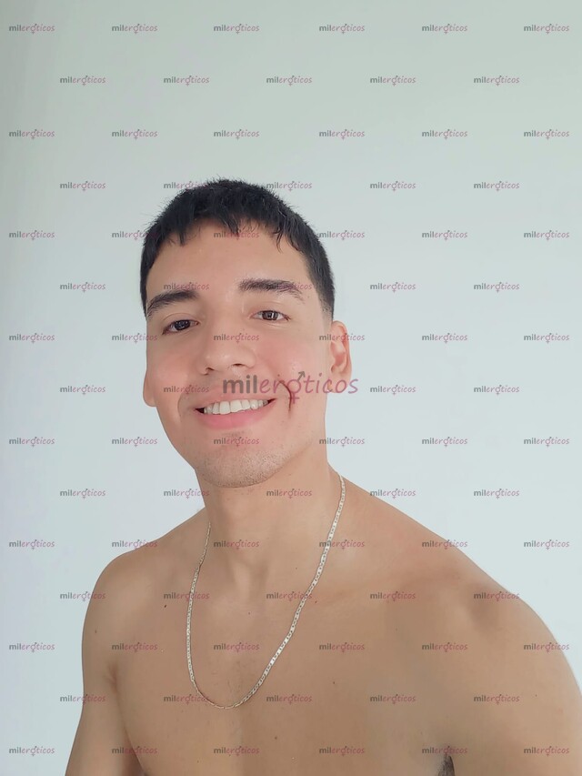 FOTOS DE MASCULINO JOVEN ATLÉTICO UNIVERSITARIO DISCRETO PARA MASAJES