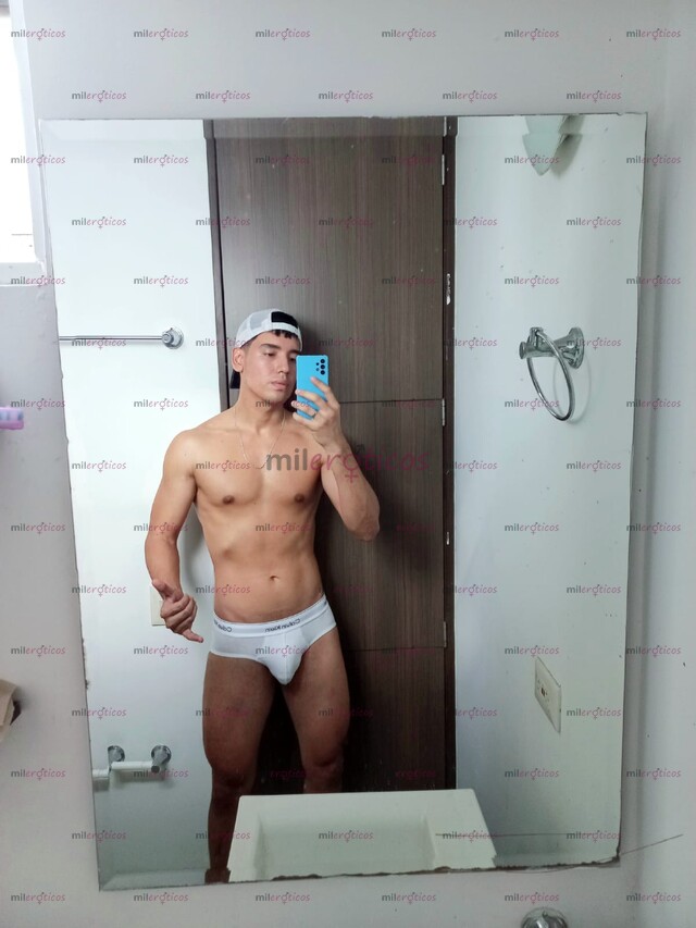 FOTOS DE MASCULINO JOVEN ATLÉTICO UNIVERSITARIO DISCRETO PARA MASAJES