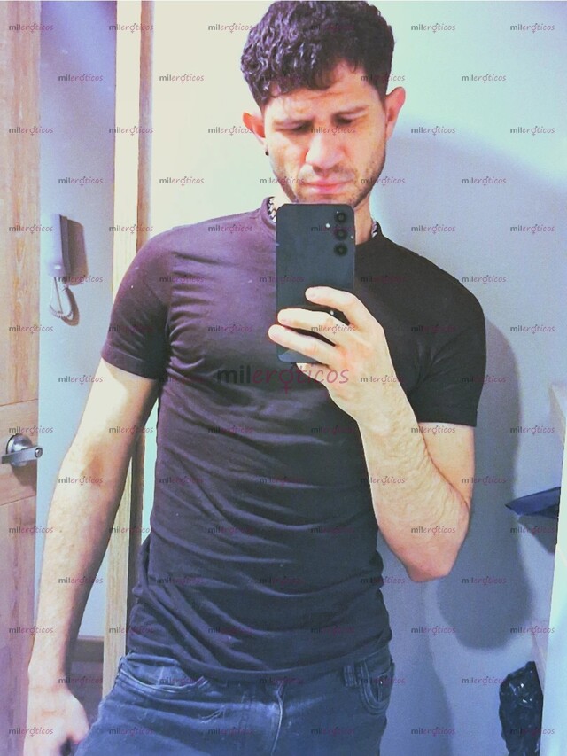 FOTOS DE CHICO NORMAL, PILAS ( NO SOY GUAPO), PERO SI AMABLE Y CERDO CUANDO AMERITA