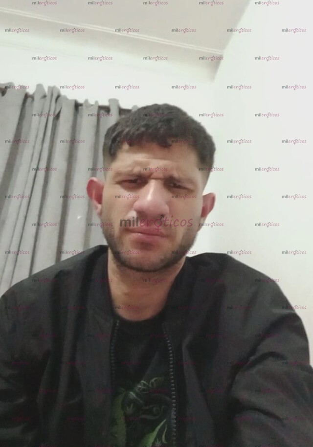 FOTOS DE CHICO NORMAL, PILAS ( NO SOY GUAPO), PERO SI AMABLE Y CERDO CUANDO AMERITA