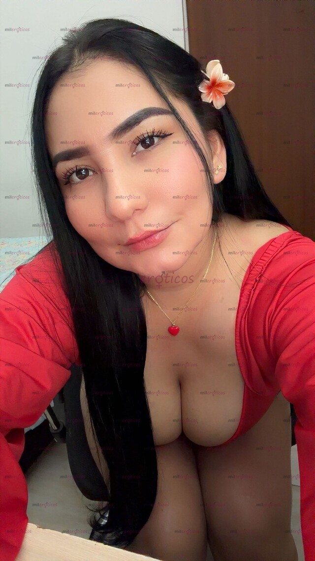 FOTOS DE SOY ALANNA Y HOY QUIERO SACAR HASTA LA ÚLTIMA GOTA DE TU LECHE LLÁMAME