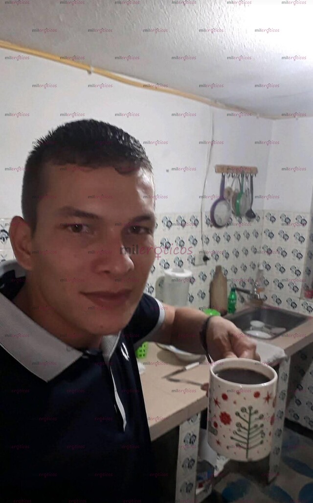 FOTOS DE JOVEN APUESTO, TONIFICADO DISPUESTO A COMPLACER A TODAS LAS SEÑORAS Y SEÑORITAS,