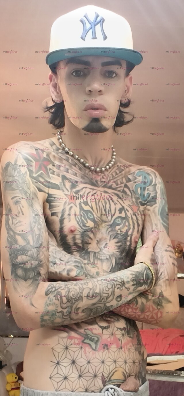 FOTOS DE FLACO ACTIVO TATUADO CON SITIO BUEN MORBO Y SEXO