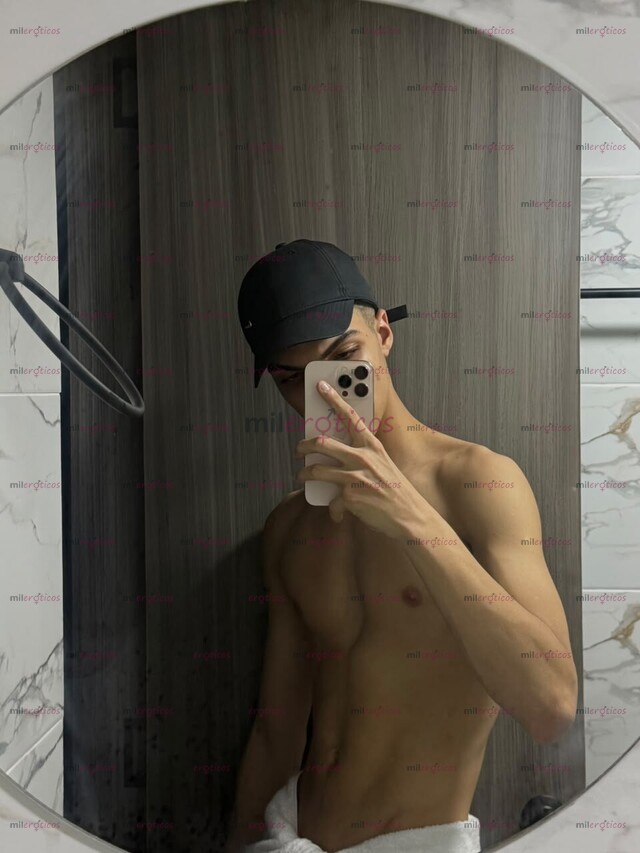 FOTOS DE JOVEN DOTADO VERSÁTIL COMPLACIENTE, EN BUSCA DE SATISFACER