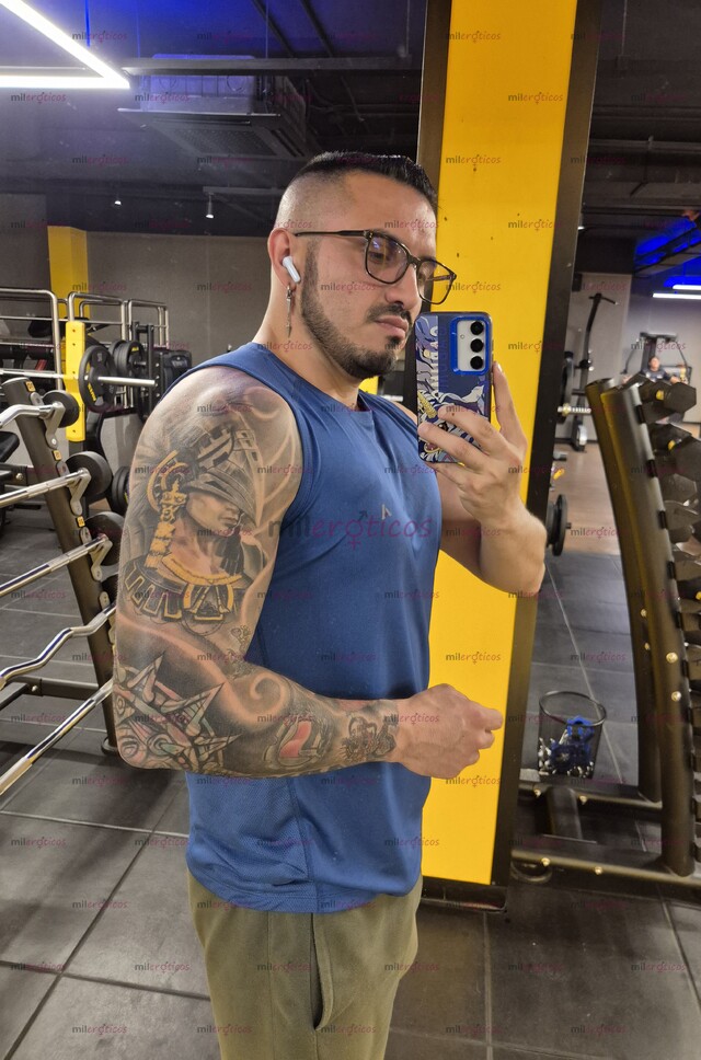 FOTOS DE FETICHISTA Y COMPLACIENTE CON SITIO PRIVADO