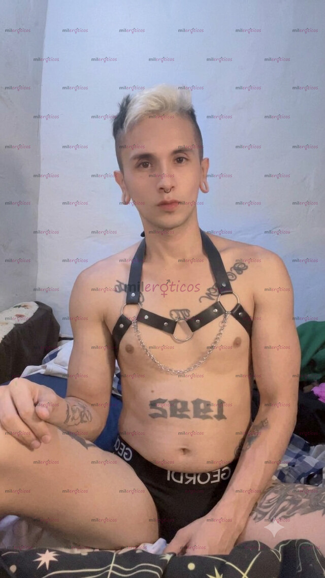 FOTOS DE JOVEN PASIVO, DISCRETO, SERIO, COMPLACIENTE