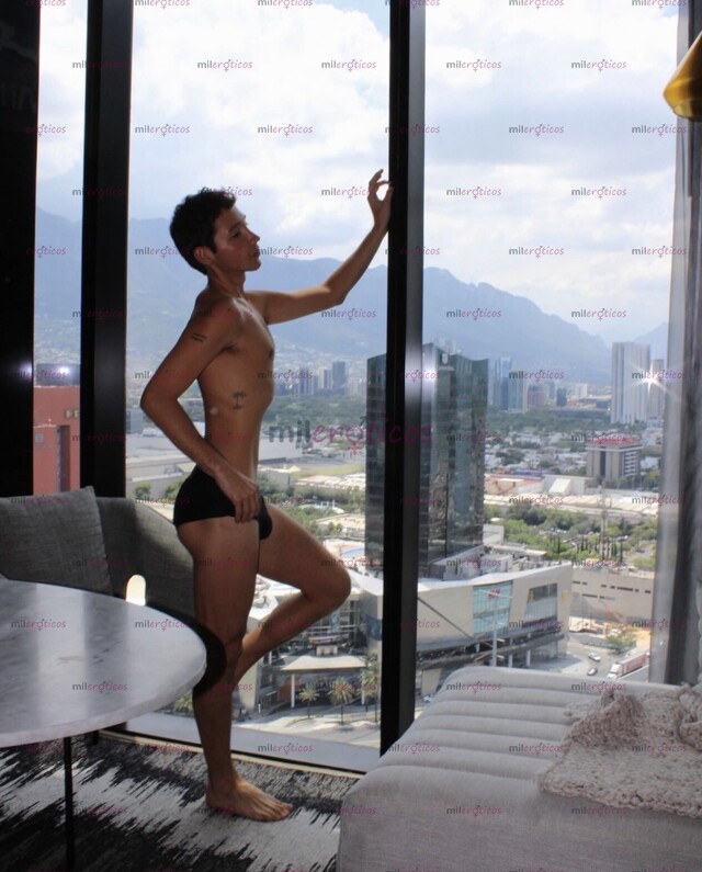 FOTOS DE JOVEN EXCLUSIVO SOLO PARA SOLVENTES DE BUEN GUSTO