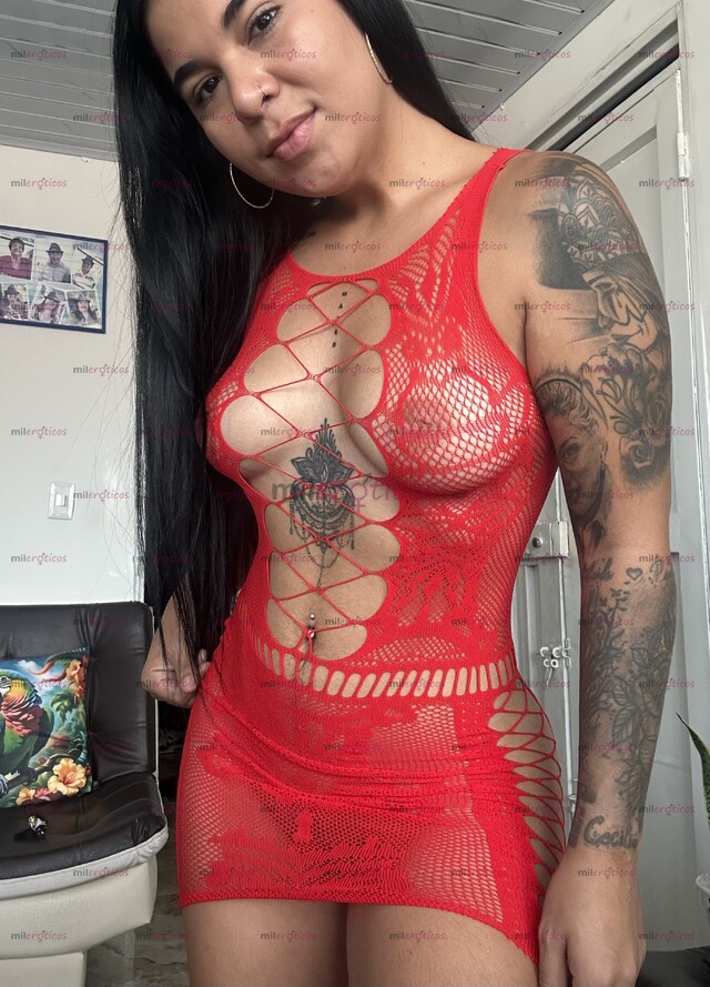 FOTOS DE HOLA MIS AMORES SOY UNA HERMOSA CALEÑA DE CURVAS PERFECTAS Y CABELLO NEGRO