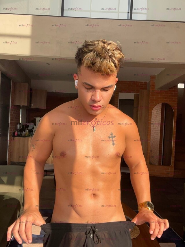 FOTOS DE QUIERES PASAR UNA NOCHE INOLVIDABLE AQUÍ ESTOY YO , CHICO IDEAL .