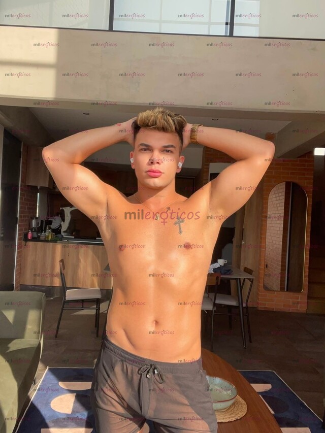FOTOS DE QUIERES PASAR UNA NOCHE INOLVIDABLE AQUÍ ESTOY YO , CHICO IDEAL .