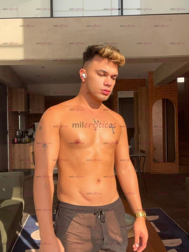 FOTOS DE QUIERES PASAR UNA NOCHE INOLVIDABLE AQUÍ ESTOY YO , CHICO IDEAL .