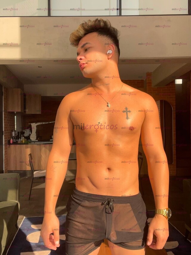 FOTOS DE QUIERES PASAR UNA NOCHE INOLVIDABLE AQUÍ ESTOY YO , CHICO IDEAL .
