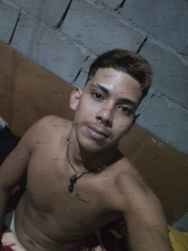 FOTOS DE TU MORENO CALIENTE MORBOSO DISPUESTO A COMPLACERTE