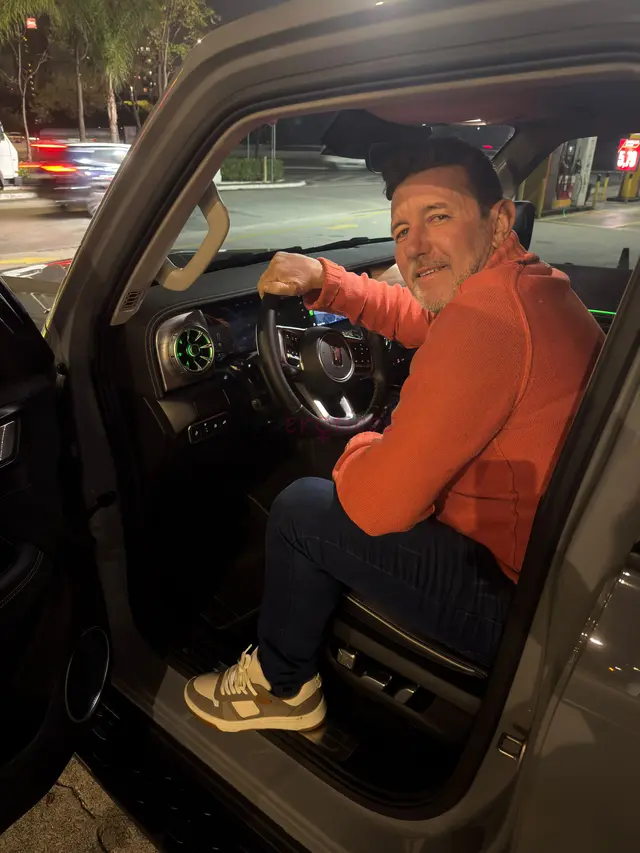 Ola me chamo thor coroa sensual corpo atletico bem dotado experiente discreto um acompanhante de luxo para desfrutar momentos especiais ao seu lado mu...