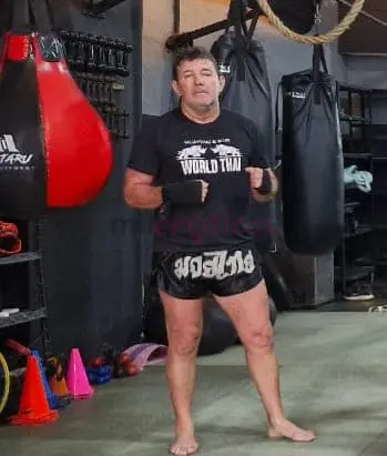 Ola me chamo thor coroa sensual corpo atletico bem dotado experiente discreto um acompanhante de luxo para desfrutar momentos especiais ao seu lado mu...