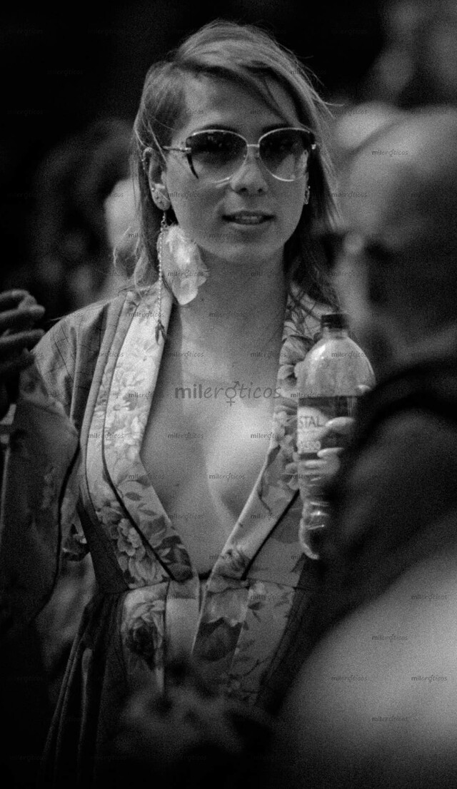 FOTOS DE VALERIA LA PODEROSA, CONTENIDO DELI Y SERVICIO PRESENCIAL.