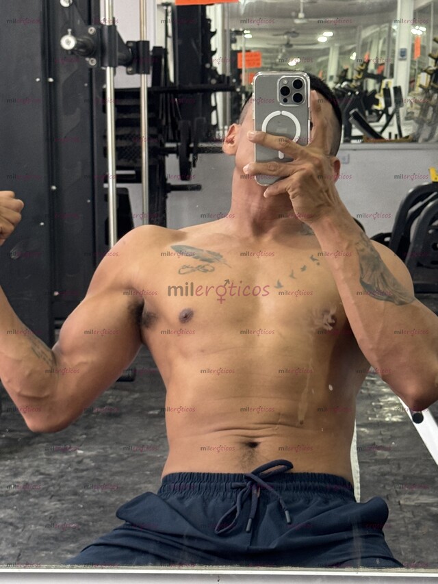 FOTOS DE JOVEN MORENO CALIENTE PARA SATISFACER TUS NECESIDADES