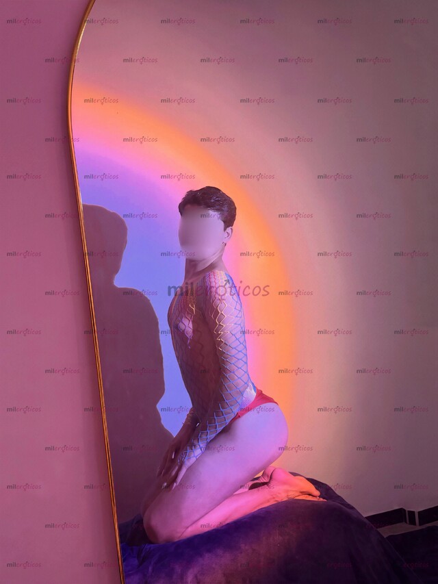 FOTOS DE VALENTINO SUMISO DE 19 AÑOS LISTO PARA COMPLACERTE EN TODO PAPI