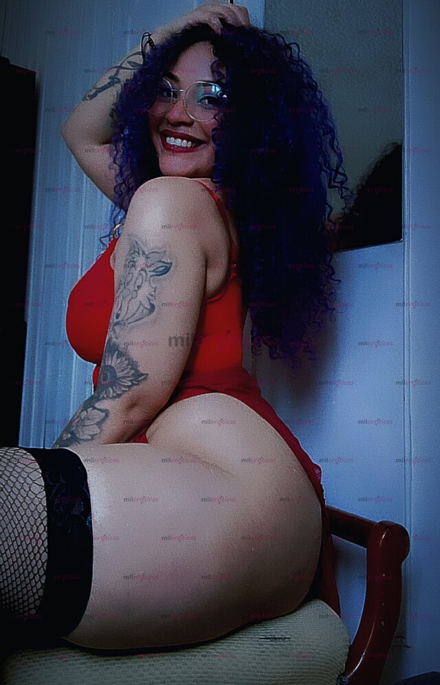 FOTOS DE VIOLET CRESPA, CON CURVAS NATURALES Y CON LAS GANAS DE FOLLAR!