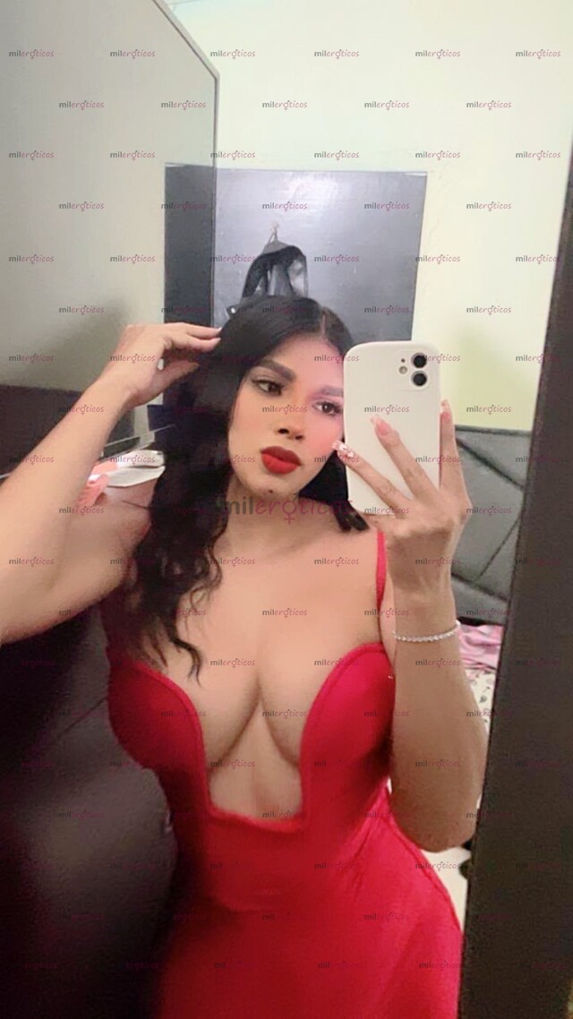 FOTOS DE HERMOSA ELEGANTE EXHUBERANTE SCORT VIP PIEL BONITA ACTITUD Y CARISMA