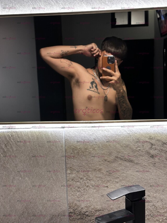 FOTOS DE CHACAL ACTIVO MORBOSO CON BUENA VERGA DISPONIBLE EN LEON O DISPONIBLE VIDEOLLA