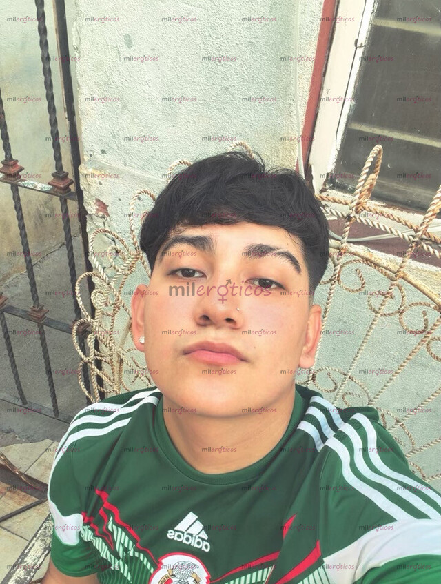 FOTOS DE CHAVO GUAPO VERGON TATUADO DISPONIBLE SIEMPRE