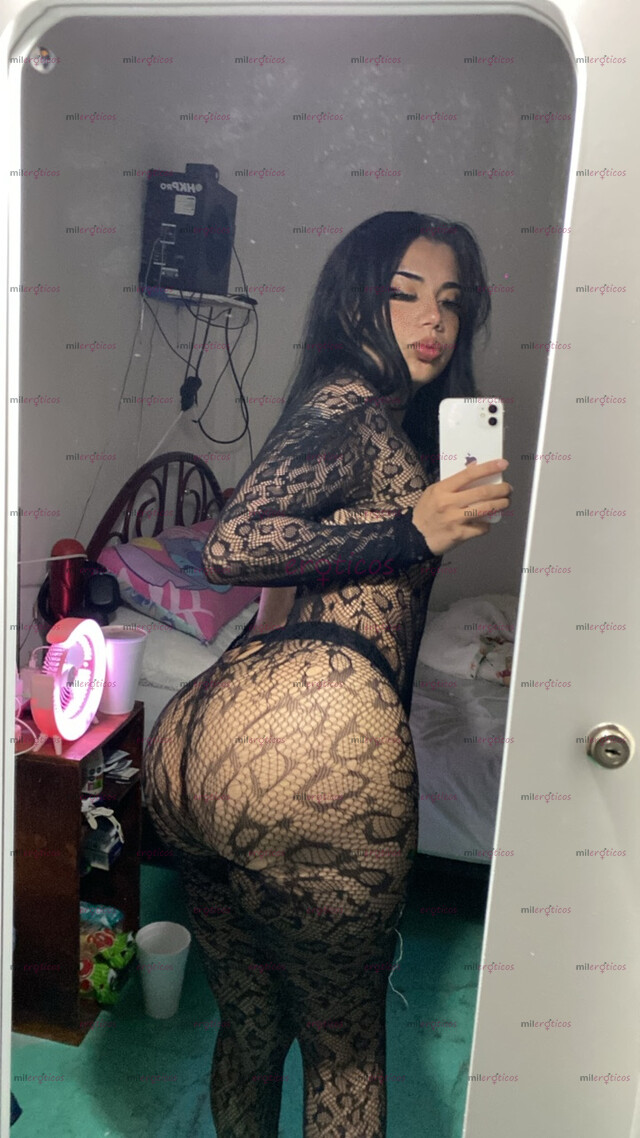FOTOS DE SOY ARIANA AZARI UNÁ NENA CON UN RICO CULO Y UN CARAMELO DE 17 CM