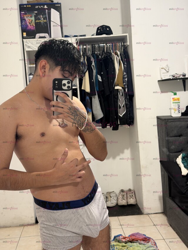 FOTOS DE CHAVO GUAPO VERGON TATUADO DISPONIBLE SIEMPRE