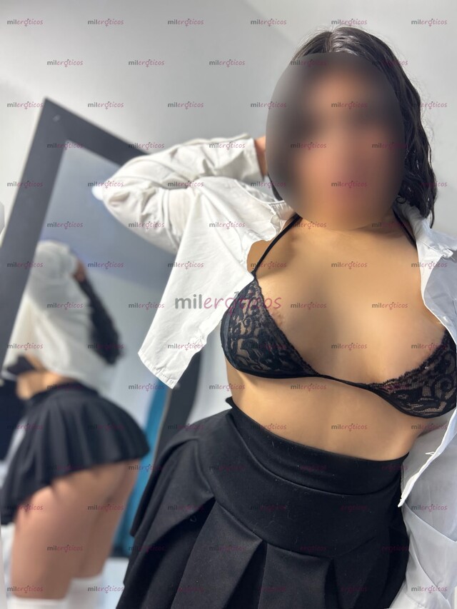 FOTOS DE 1.CATA HERMOSA MORENA DE 21 AÑOS , CULONA CABELLO CRESPO Y SENOS NATURALES .