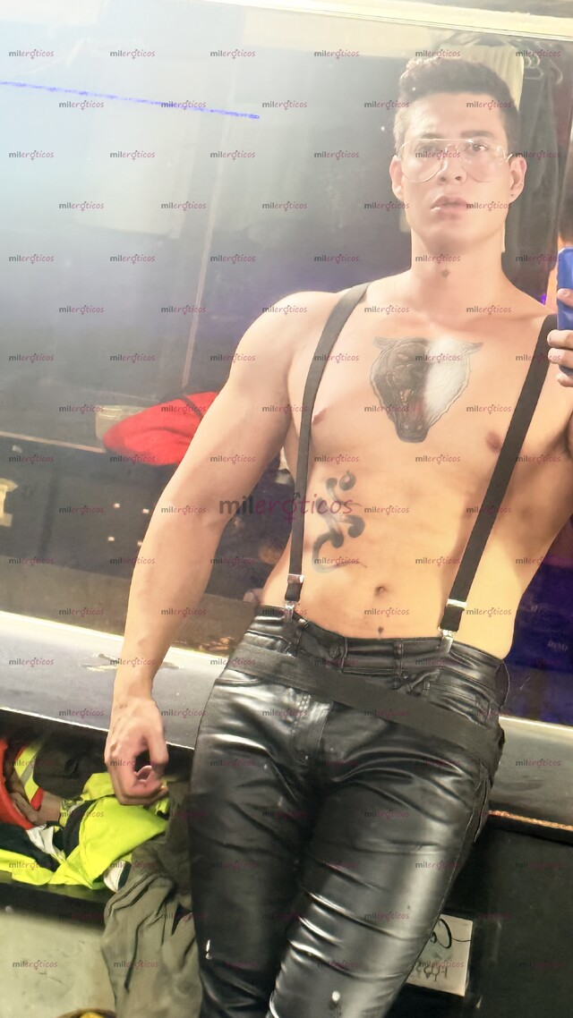 FOTOS DE CHICO DE 26 AÑOS GUAPO CALIENTE Y VERGON