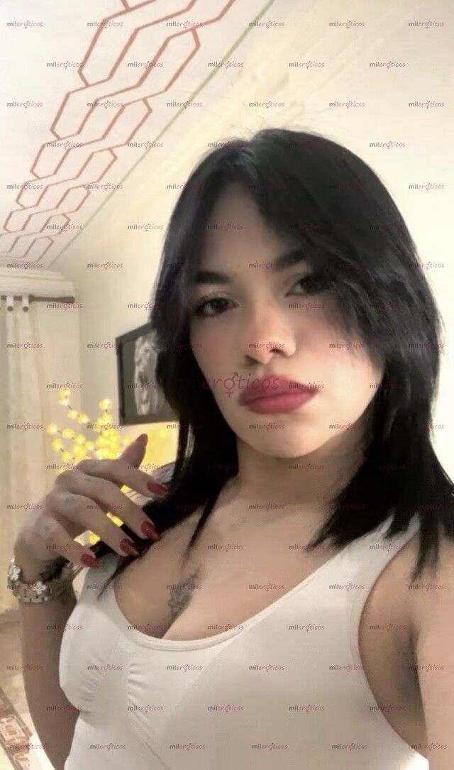 FOTOS DE VALERIA HERMOSA DE 20 AÑOS . SUPER LINDA Y DESCOMPLICADA .