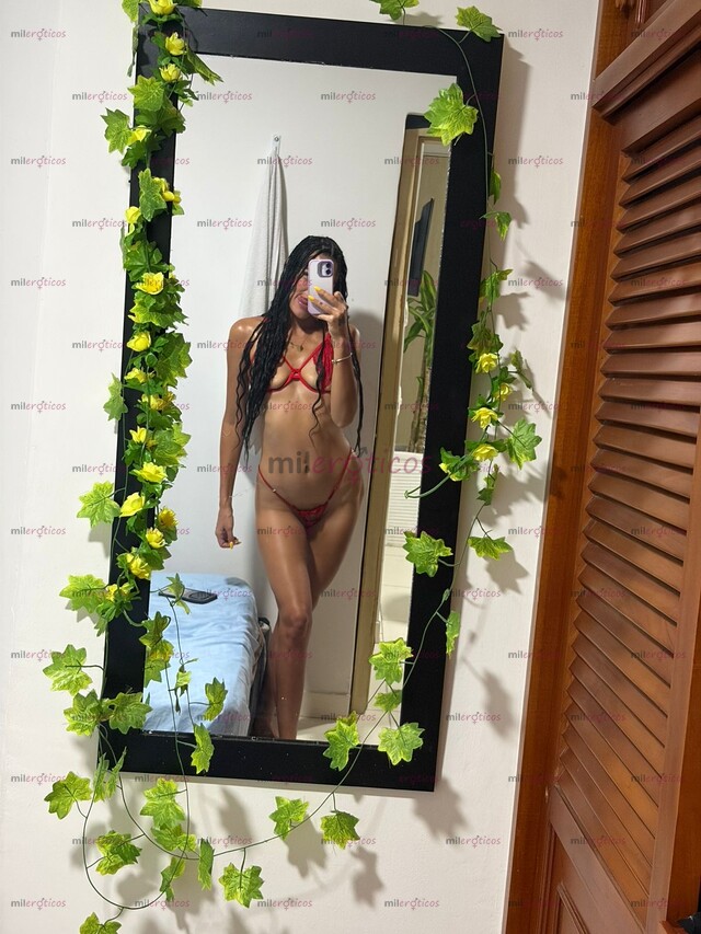 FOTOS DE FLACA CRISTAL, ELEGANCIA SENSUALIDAD Y UNA TENTANCION DIFÍCIL DE OLVIDAR