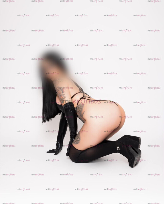 FOTOS DE PELINEGRA TRAVIESA Y SABROSA LISTA PARA CUMPLIR TUS FANTASIAS