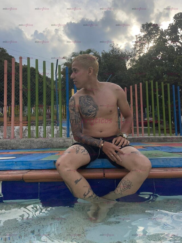 FOTOS DE COSTEÑO DELICIOSO SOLO PARA TI MAMI VEN PARA QUE LA PASEMOS BIEN RICO PERRA