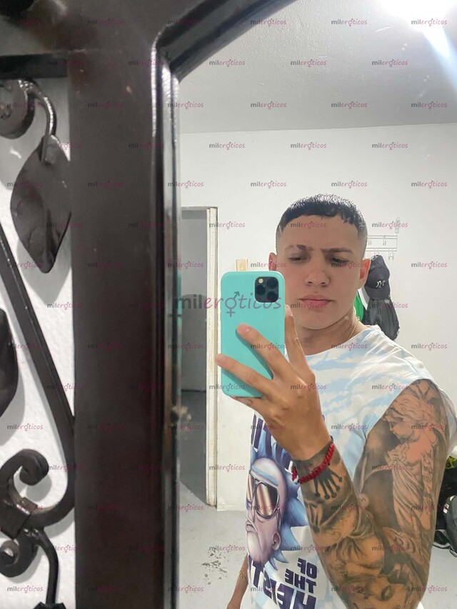 FOTOS DE COSTEÑO DELICIOSO SOLO PARA TI MAMI VEN PARA QUE LA PASEMOS BIEN RICO PERRA