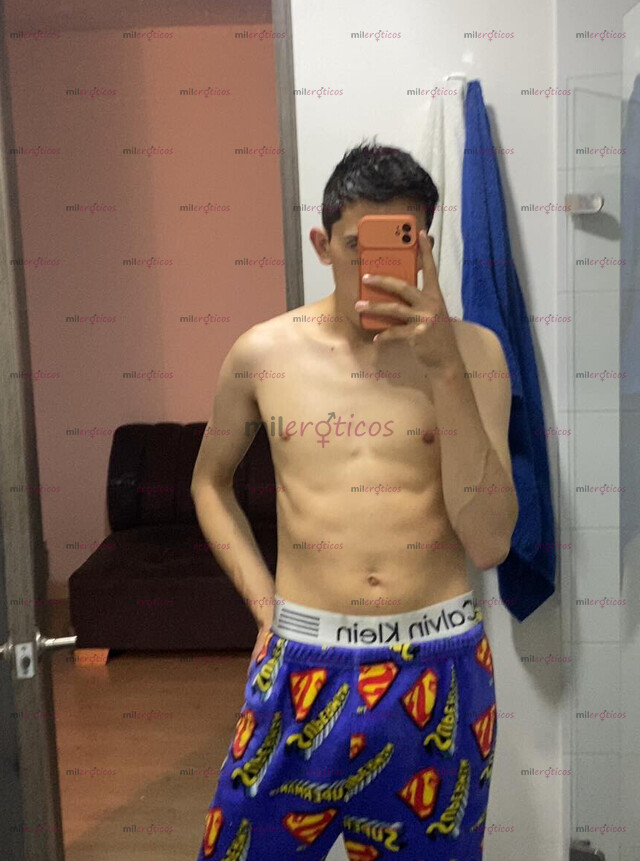 FOTOS DE SOY JUAN CAMILO UN JOVEN DE 23 AÑOS, ESTOY PARA ACOMPAÑARTE EN CUALQUIER MOMENTO