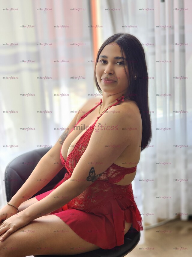 FOTOS DE LUNA CACHONDA Y APASIONADA EN EL SEXO DURO LUXURY HOUSE
