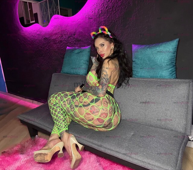 FOTOS DE KATY LEÓN TETAS Y CULO ENORMES DIOSA SEXUAL EN LA CIUDAD