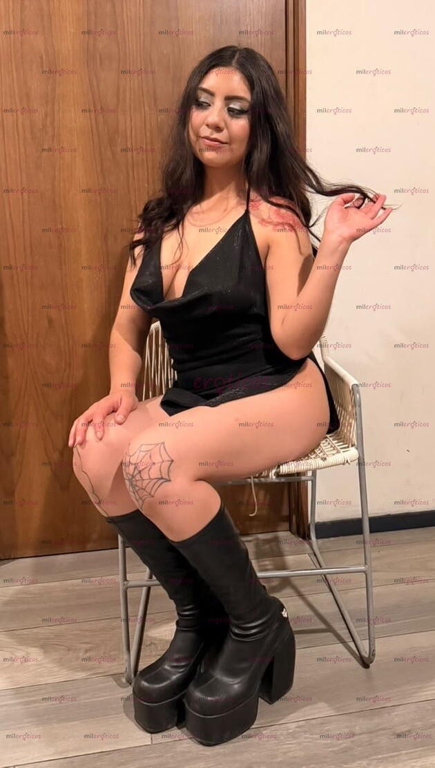 FOTOS DE GÓTICA CULONA, DELGADITA Y CHICHONCITA LE ENCANTA FOLLAR RUDO
