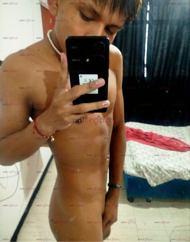 FOTOS DE MORENO, EROTICO SUMISO O DOMINANTE CHICO DELGADO VERSATIL CON SITIO