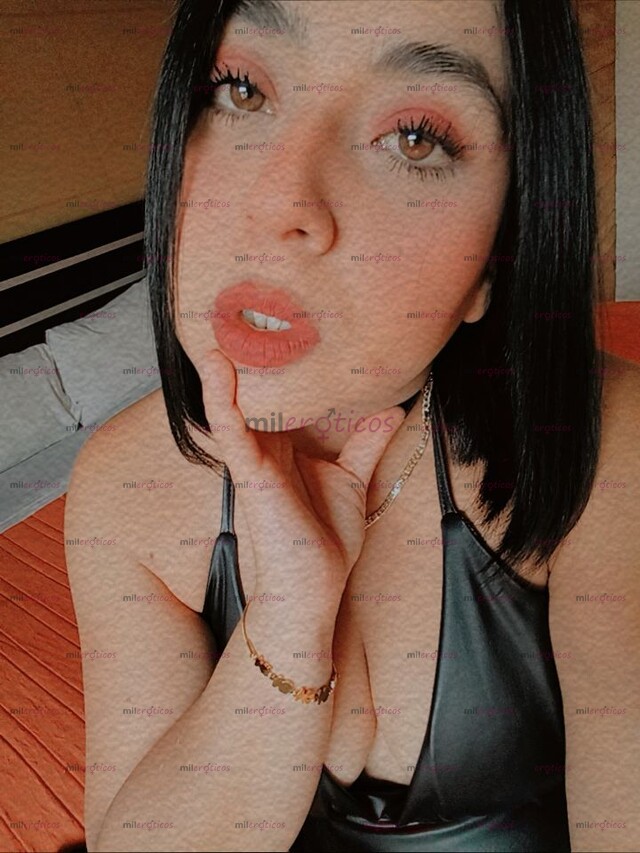 FOTOS DE VICTORIA 23 AÑITOS CON UNAS HERMOSA PIERNAS PARA QUE TE MOJES EN ELLAS