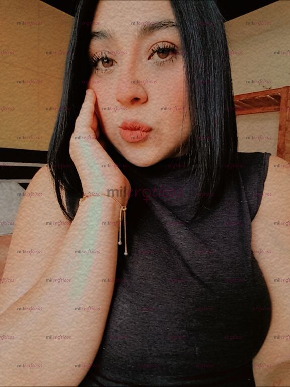 FOTOS DE VICTORIA 23 AÑITOS CON UNAS HERMOSA PIERNAS PARA QUE TE MOJES EN ELLAS