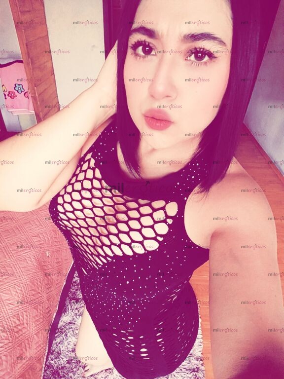 FOTOS DE VICTORIA 23 AÑITOS CON UNAS HERMOSA PIERNAS PARA QUE TE MOJES EN ELLAS