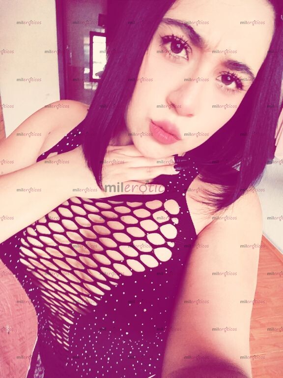 FOTOS DE VICTORIA 23 AÑITOS CON UNAS HERMOSA PIERNAS PARA QUE TE MOJES EN ELLAS
