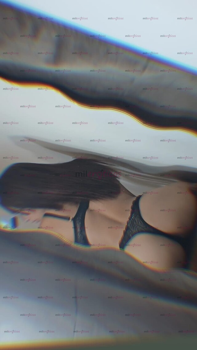 FOTOS DE DIVINA FLACA EXÓTICA CON LINDAS CURVAS Y SEXY TRACERO