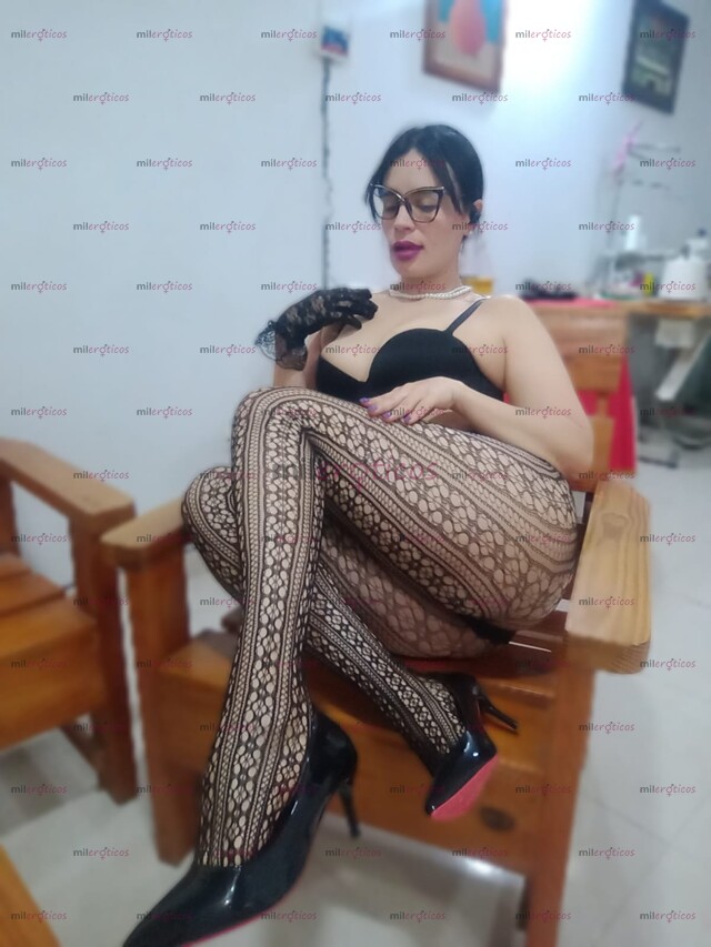 FOTOS DE DOMINATRIX, DEMUÉSTRAME QUE SIRVES PARA ALGO PERO DEBAJO DE MIS PIES EN DONDE PE