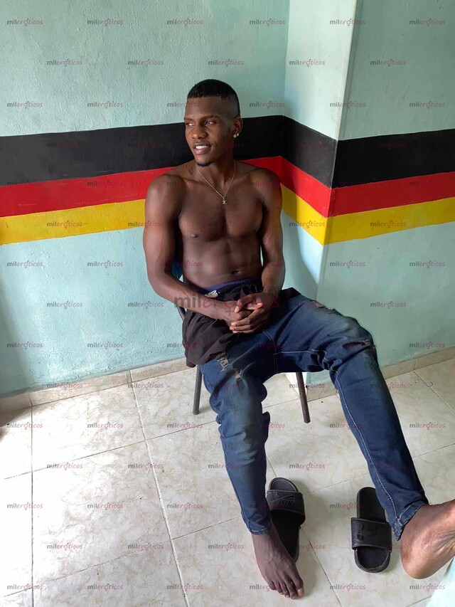 FOTOS DE NEGRO DOTADO SUPER DOMINANTE Y ACTIVO ACTIVO DISPONIBLE 24 7 SITIO TENGO ,DOMINA
