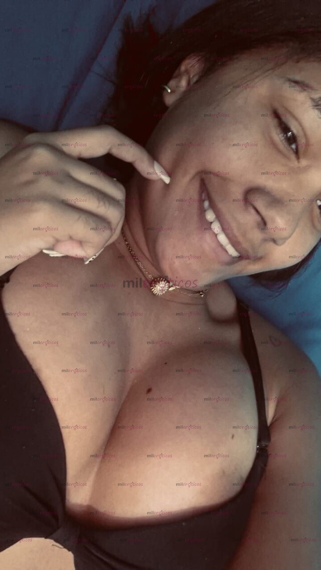FOTOS DE MORENITA CALIENTE QUIERE VERGA, VEN MIRA COMO CHORREO PAPI DESDE 7000MIL