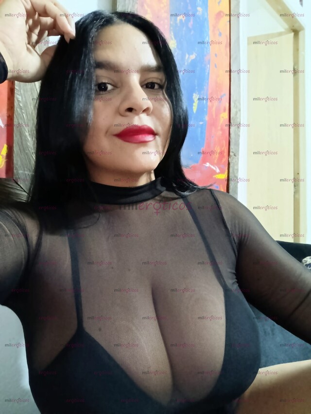 FOTOS DE HOLA MIS AMORES SOY UNA CHICA CON UNOS SENOS DELICIOSOS ME ENCANTA EL SEXO